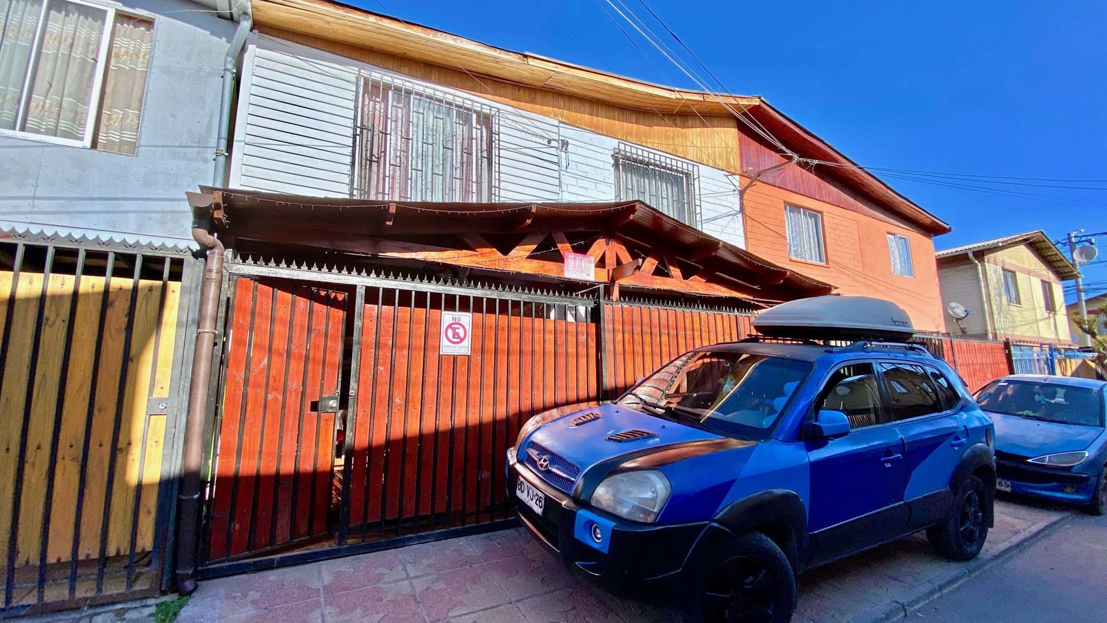 En venta casa de 4 dormitorios, 2 baños y espacio para estacionamiento